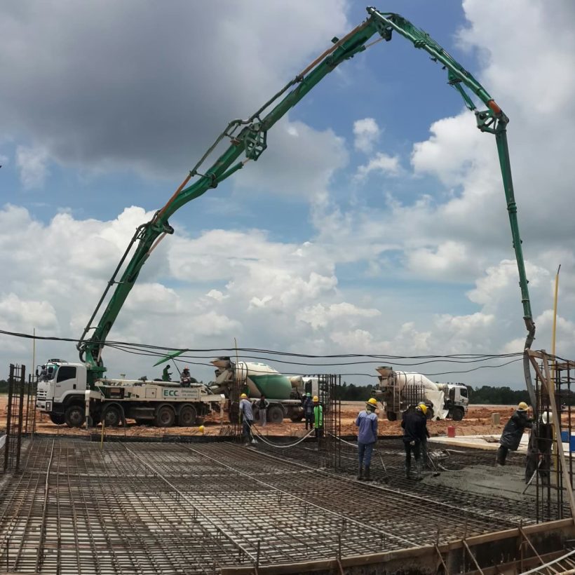 Concrete pump truck - (8)